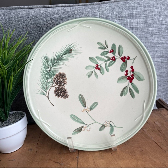 Pfaltzgraff Winterwood Dinner Plate 11”, Greenery and Berries. - Picture 1 of 4